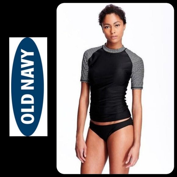 Old Navy Other - Old Navy Black & White Mock Neck Rash Guard NWT